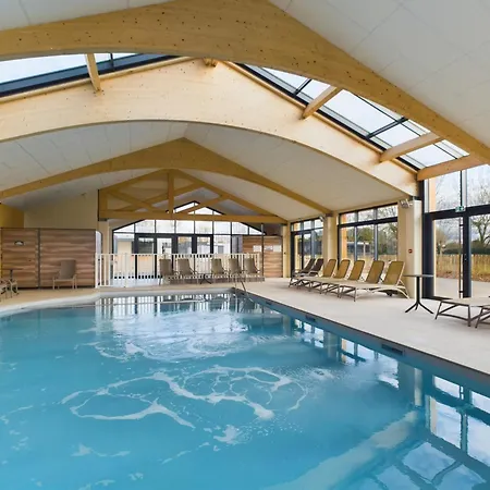 Joli Pour 6, Piscine Chauffée à L'année * Saint-Gilles-Croix-de-Vie