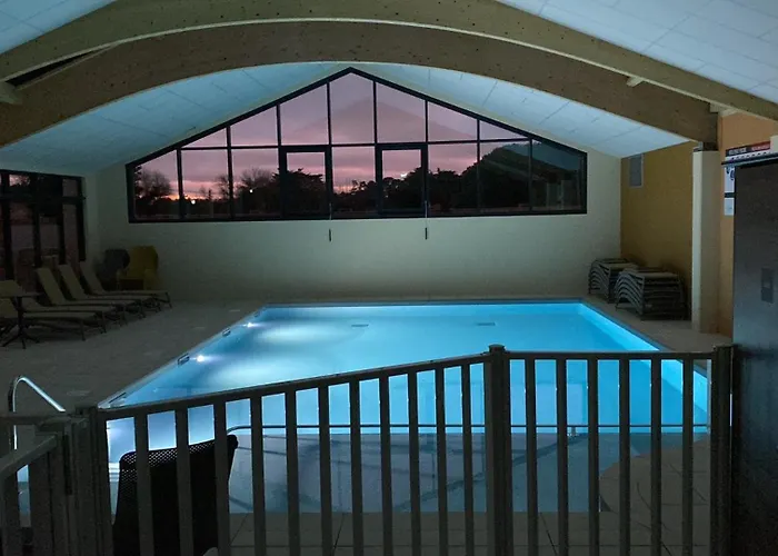 Alpstuga Joli Pour 6, Piscine Chauffee A L'annee Saint-Gilles-Croix-de-Vie